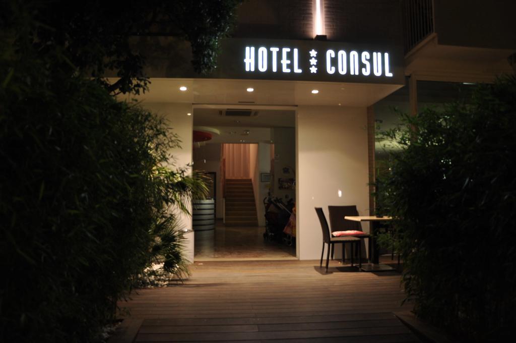 ריצ'יונה Hotel Consul - Family Hotel מראה חיצוני תמונה