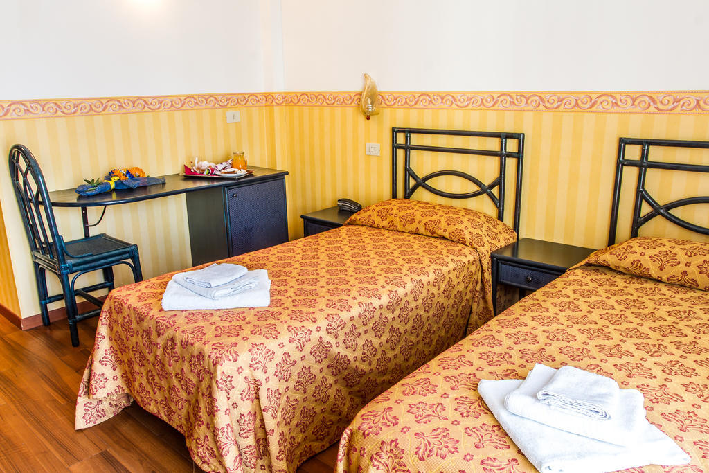 ריצ'יונה Hotel Consul - Family Hotel חדר תמונה